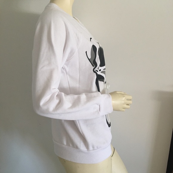 White crewneck Sweatshirt with skull graphic and plastic pouch. Halloween - Picture 2 of 7